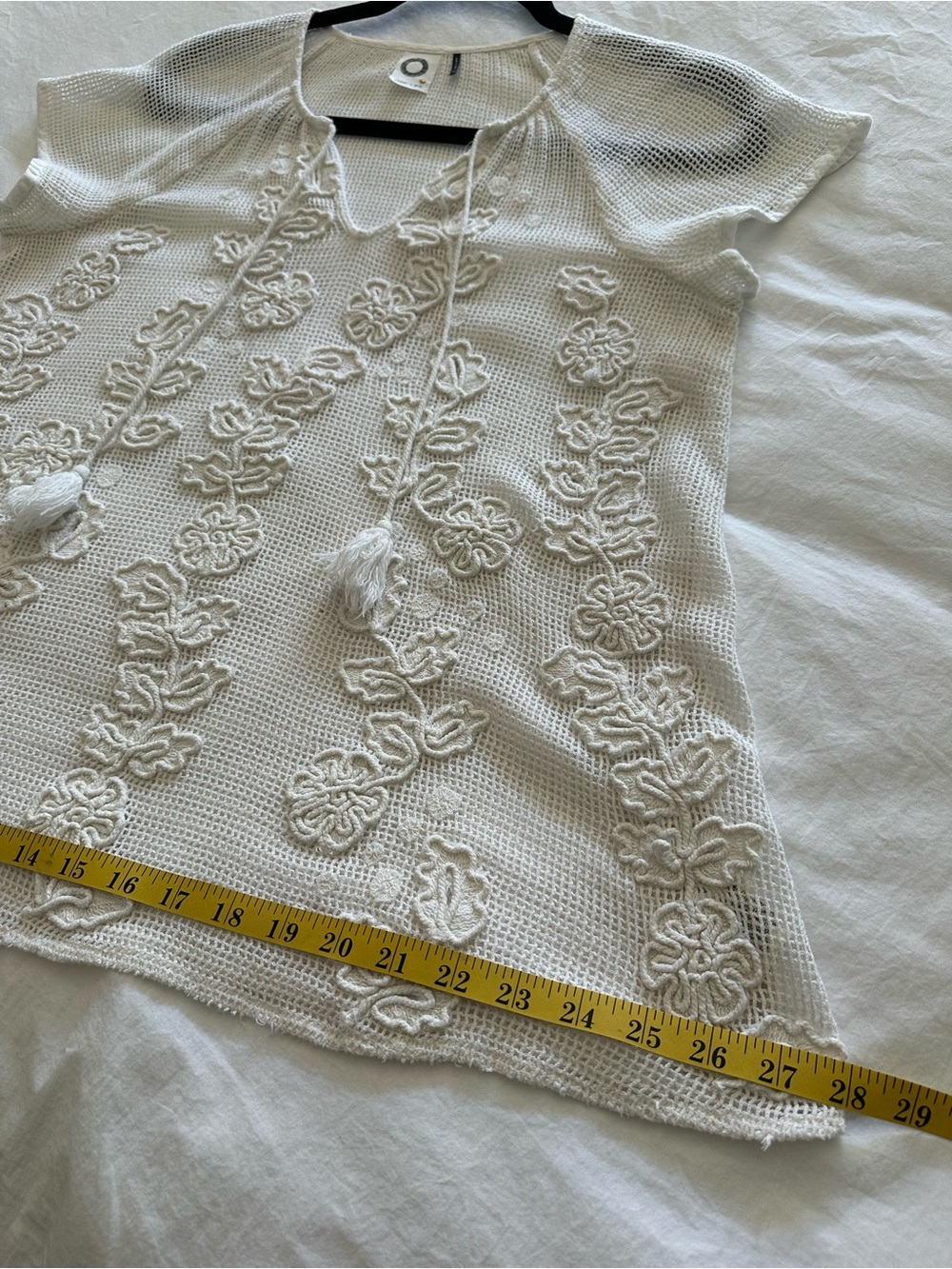 Anthropologie Akemi + Kin Embroidered Crochet Top with Tassel Tie, size medium - Picture 10 of 14